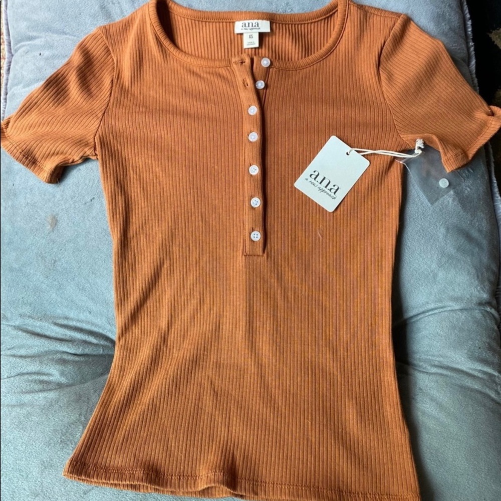 Womens/teen XS short sleeve shirt